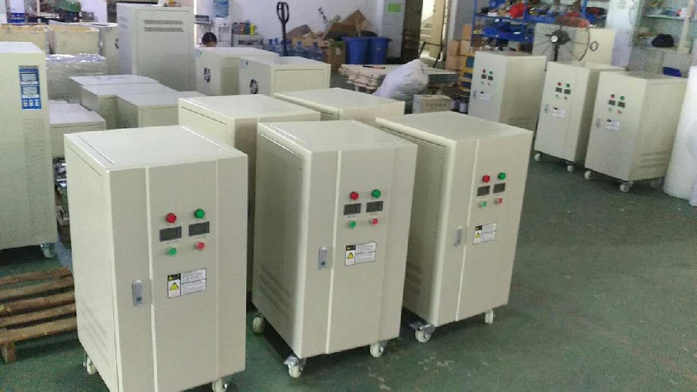 東莞三相交流穩(wěn)壓器，弘翼電源制造